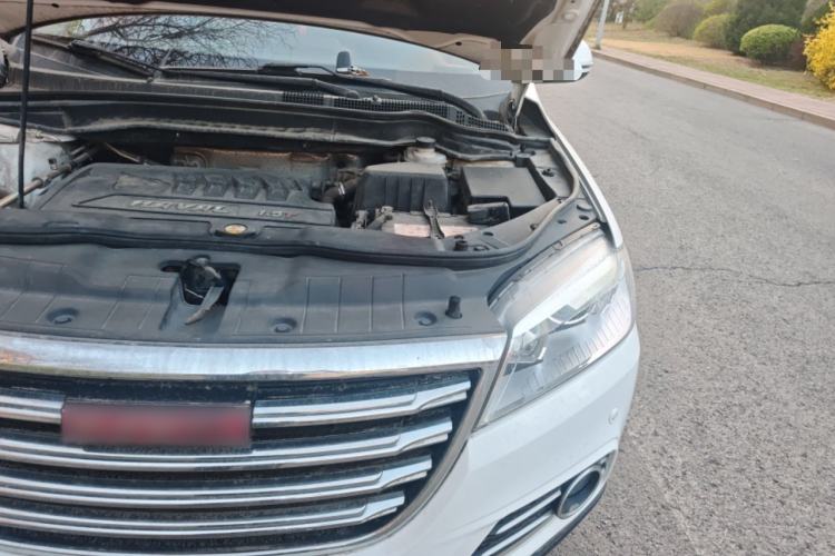 Used Haval H6 2015 Revised Version Sport Edition 1.5T Manual Transmission Two-Wheel Drive Elite Grade Engine Bay Left