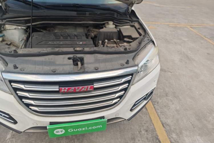 Used Haval H6 2015 Revised Version Sport Edition 1.5T Manual Transmission Two-Wheel Drive Elite Grade Engine Bay Left