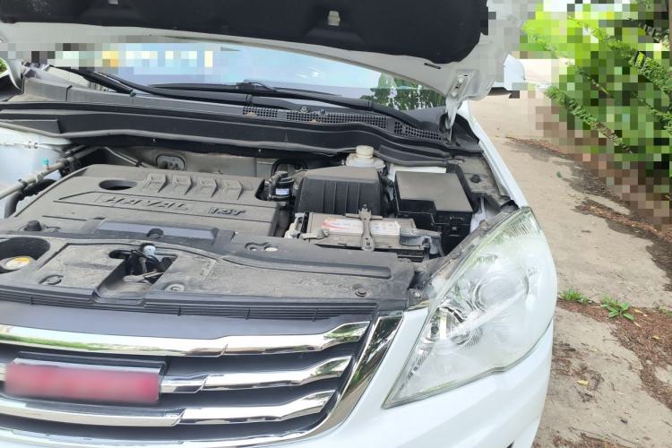 Used Haval H6 2015 Upgraded Model 1.5T Manual 4x4 Elite Version Engine Bay Left