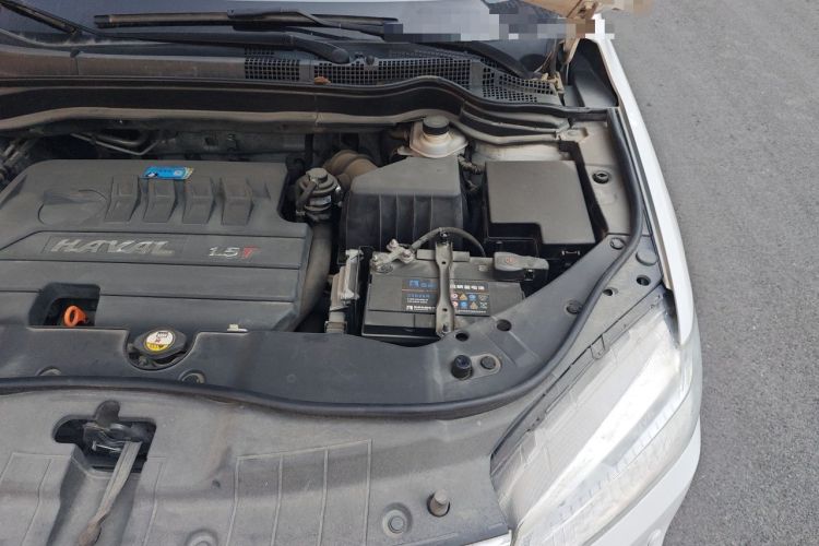 Used Haval H6 2015 Sport Edition 1.5T Automatic Two-Wheel Drive Luxury Model Engine Bay Left