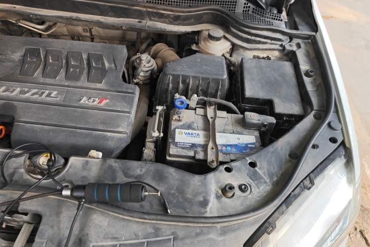 Used Haval H6 2015 Sport Edition 1.5T Automatic Two-Wheel Drive Luxury Model Engine Bay Left