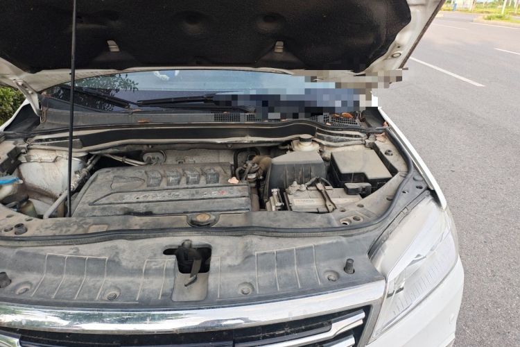 Used Haval H6 2015 Sport Edition 1.5T Automatic Two-Wheel Drive Luxury Model Engine Bay Left