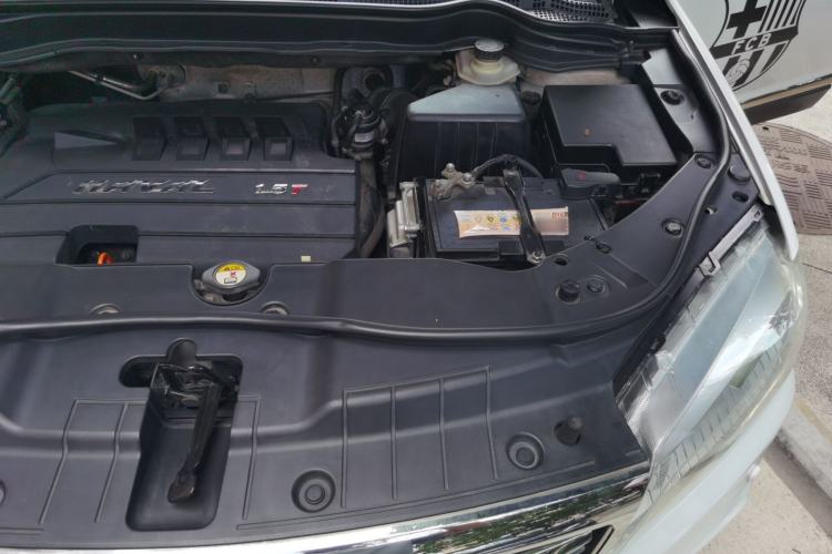 Used Haval H6 2015 Sport Edition 1.5T Automatic Two-Wheel Drive Luxury Model Engine Bay Left
