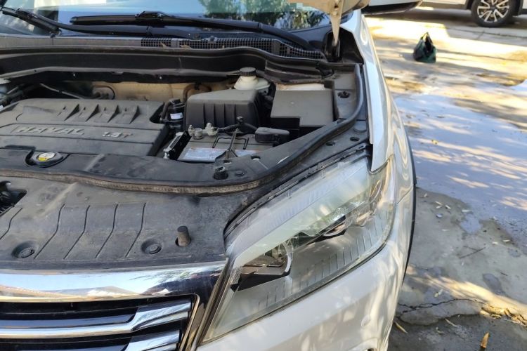 Used Haval H6 2015 Sport Edition 1.5T Automatic Two-Wheel Drive Luxury Model Engine Bay Left