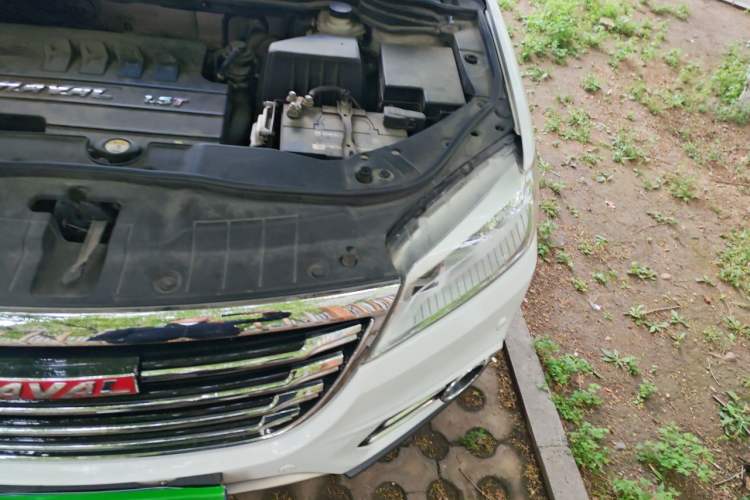 Used Haval H6 2015 Sport Edition 1.5T Automatic Two-Wheel Drive Luxury Model Engine Bay Left