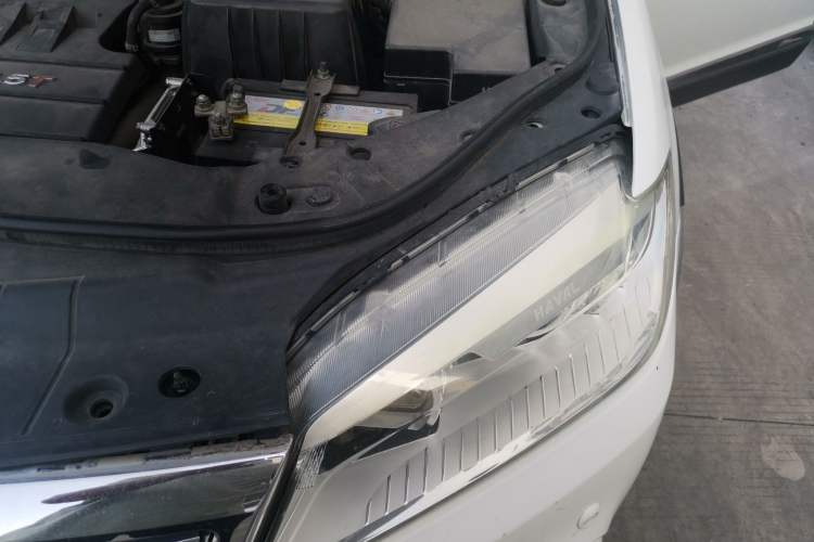 Used Haval H6 2015 Sport Edition 1.5T Automatic Two-Wheel Drive Luxury Model Engine Bay Left