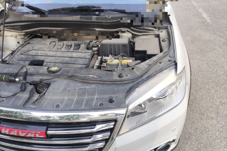 Used Haval H6 2015 Sport Edition 1.5T Automatic Two-Wheel Drive Luxury Model Engine Bay Left