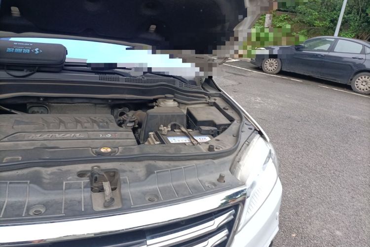 Used Haval H6 2015 Sport Edition 1.5T Automatic Two-Wheel Drive Luxury Model Engine Bay Left