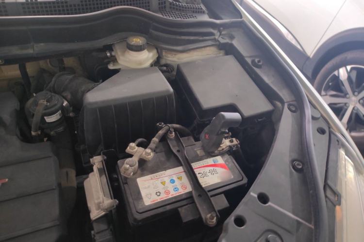 Used Haval H6 2015 Sport Edition 1.5T Automatic Two-Wheel Drive Luxury Model Engine Bay Left