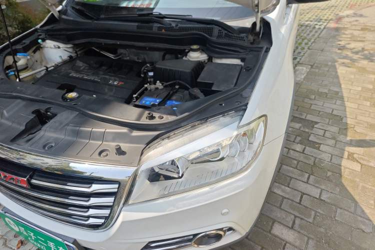 Used Haval H6 2015 Sport Edition 1.5T Automatic Two-Wheel Drive Luxury Model Engine Bay Left