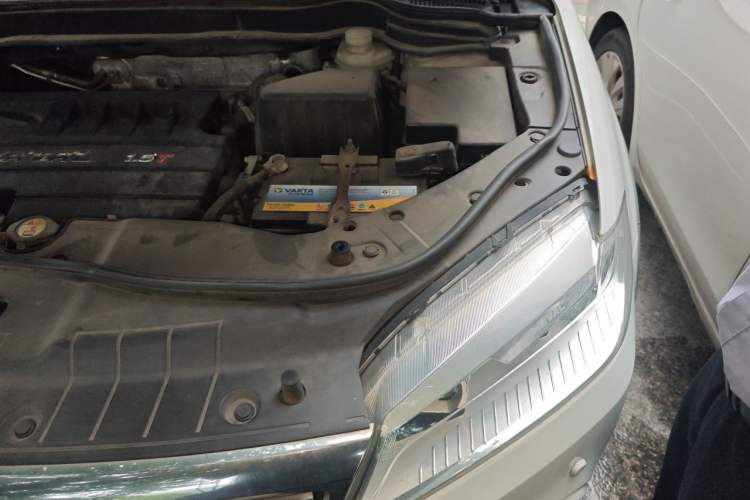Used Haval H6 2015 Sport Edition 1.5T Manual Two-Wheel Drive Elite Model Engine Bay Left