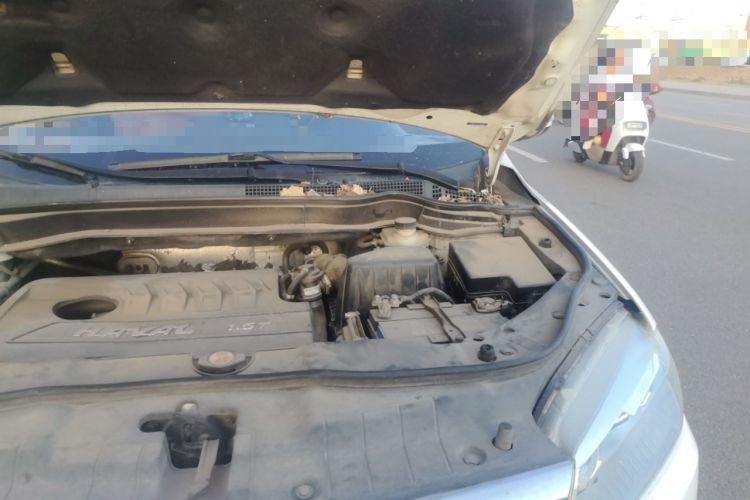 Used Haval H6 2015 Sport Edition 1.5T Automatic Two-Wheel Drive Luxury Model Engine Bay Left
