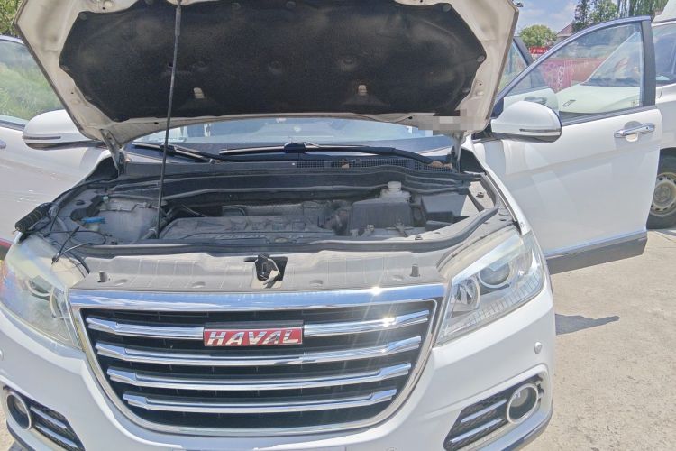 Used Haval H6 2015 Revised Version Sport Edition 1.5T Manual Transmission Two-Wheel Drive Elite Grade Engine Bay Left