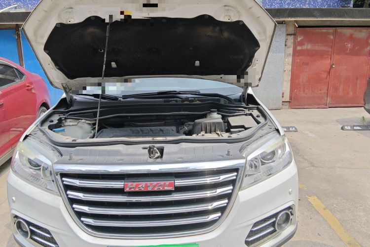 Used Haval H6 2015 Revised Version Sport Edition 1.5T Manual Transmission Two-Wheel Drive Elite Grade Engine Bay Left