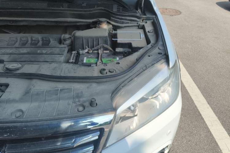 Used Haval H6 2015 Sport Edition 1.5T Automatic Two-Wheel Drive Luxury Model Engine Bay Left