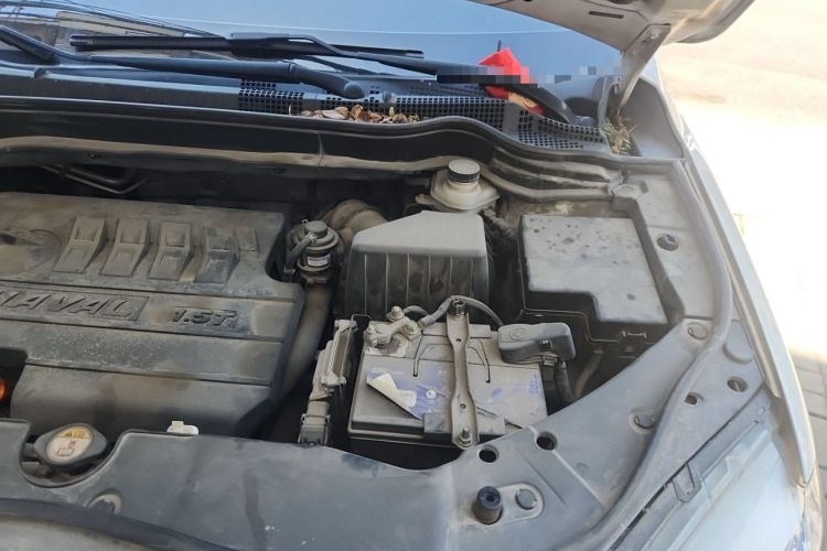 Used Haval H6 2015 Sport Edition 1.5T Automatic Two-Wheel Drive Luxury Model Engine Bay Left