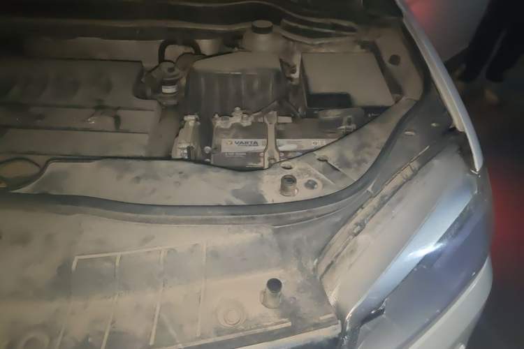 Used Haval H6 2015 Sport Edition 1.5T Automatic Two-Wheel Drive Luxury Model Engine Bay Left