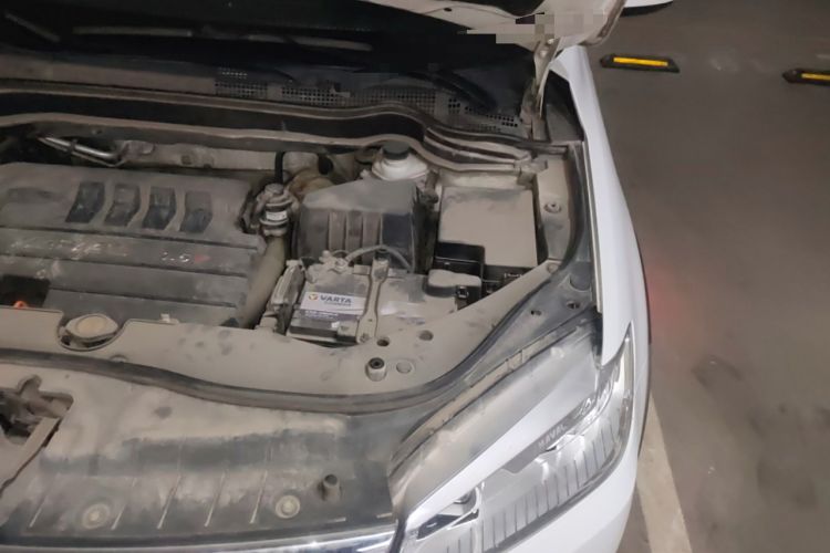 Used Haval H6 2015 Sport Edition 1.5T Automatic Two-Wheel Drive Luxury Model Engine Bay Left