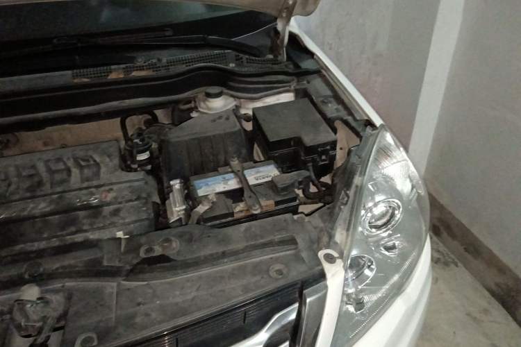 Used Haval H6 2015 Upgraded Model 1.5T Manual Two-Wheel Drive Elite Version Engine Bay Left