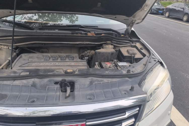 Used Haval H6 2015 Sport Edition 1.5T Automatic Two-Wheel Drive Luxury Model Engine Bay Left