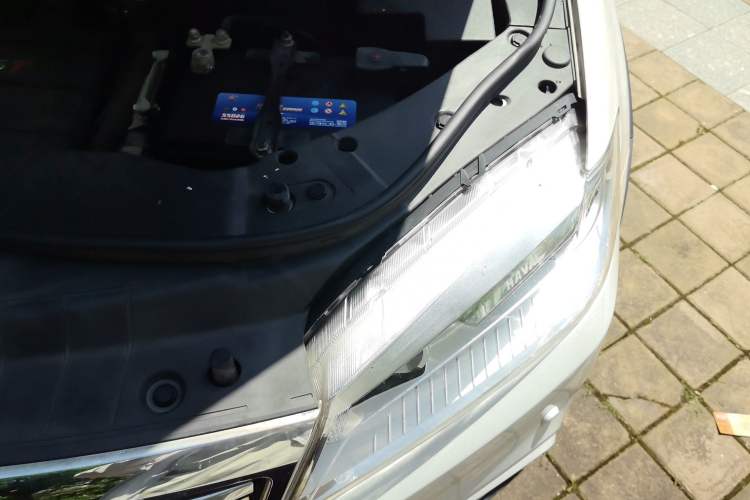 Used Haval H6 2015 Sport Edition 1.5T Automatic Two-Wheel Drive Luxury Model Engine Bay Left