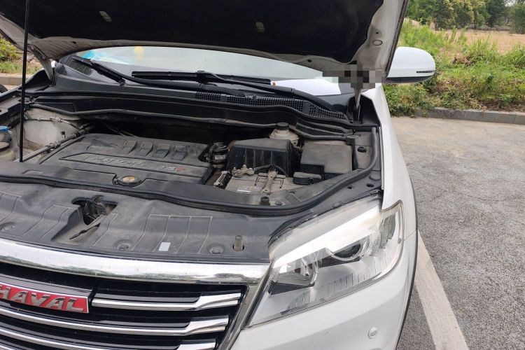 Used Haval H6 2015 Sport Edition 1.5T Automatic Two-Wheel Drive Luxury Model Engine Bay Left