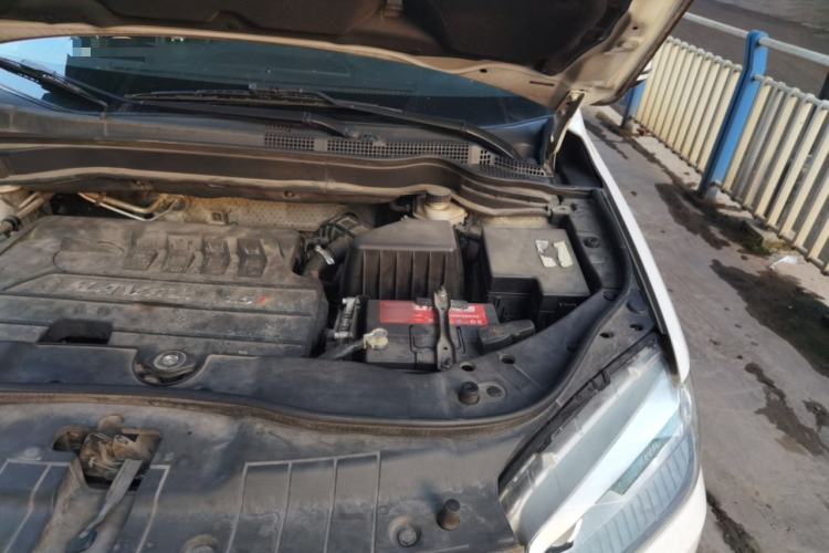 Used Haval H6 2015 Revised Version Sport Edition 1.5T Manual Transmission Two-Wheel Drive Elite Grade Engine Bay Left