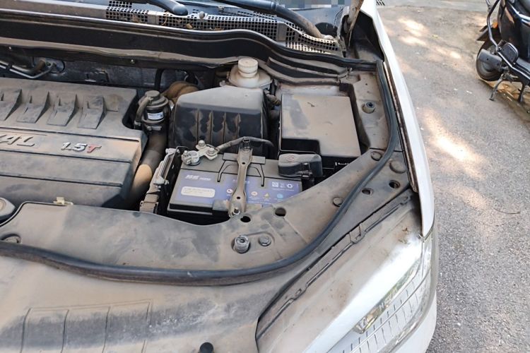 Used Haval H6 2015 Sport Edition 1.5T Automatic Two-Wheel Drive Luxury Model Engine Bay Left
