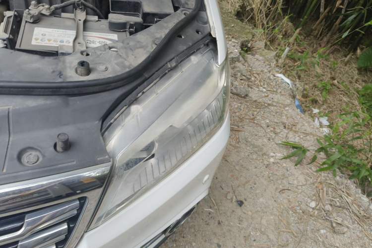 Used Haval H6 2015 Sport Edition 1.5T Automatic Two-Wheel Drive Luxury Model Engine Bay Left