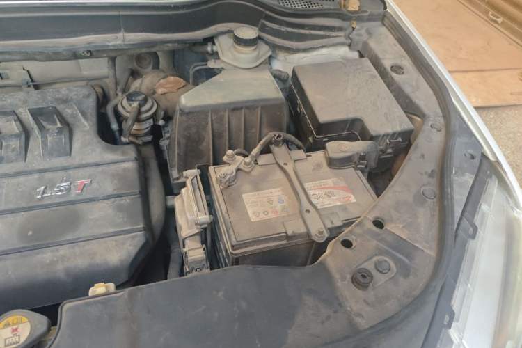 Used Haval H6 2015 Sport Edition 1.5T Automatic Two-Wheel Drive Luxury Model Engine Bay Left