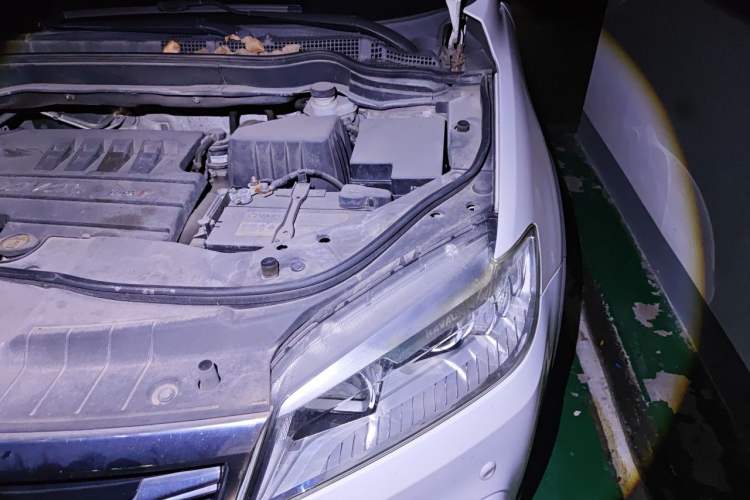 Used Haval H6 2015 Sport Edition 1.5T Automatic Two-Wheel Drive Luxury Model Engine Bay Left