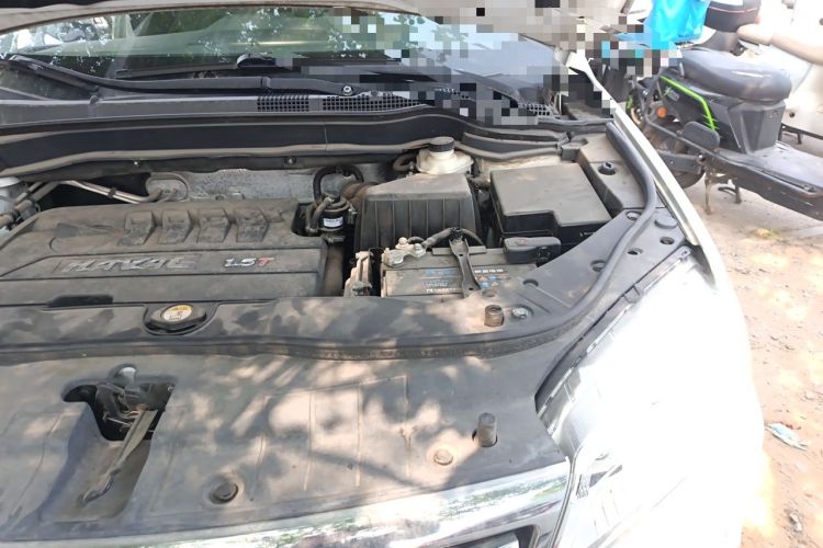 Used Haval H6 2015 Sport Edition 1.5T Automatic Two-Wheel Drive Luxury Model Engine Bay Left