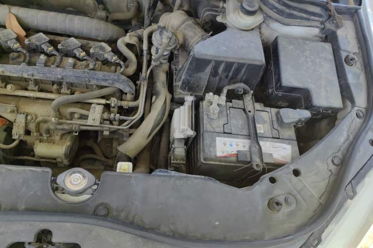 Used Haval H6 2015 Sport Edition 1.5T Automatic Two-Wheel Drive Luxury Model Engine Bay Left