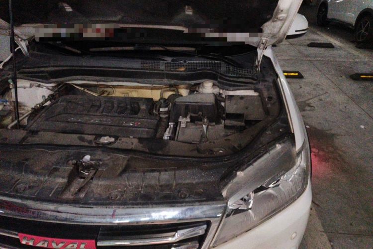 Used Haval H6 2015 Sport Edition 1.5T Automatic Two-Wheel Drive Luxury Model Engine Bay Left