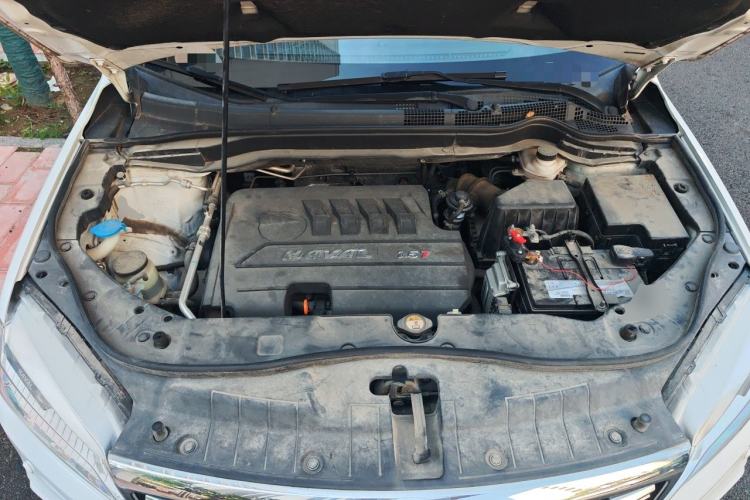 Used Haval H6 2015 Sport Edition 1.5T Automatic Two-Wheel Drive Luxury Model Engine Bay