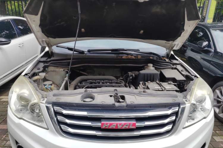 Used Haval H6 2015 Upgraded Model 1.5T Manual Two-Wheel Drive Elite Version Engine Bay