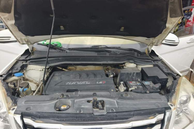 Used Haval H6 2015 Upgraded Model 1.5T Manual Two-Wheel Drive Elite Version Engine Bay