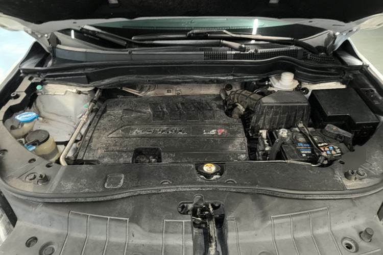 Used Haval H6 2015 Revised Version Sport Edition 1.5T Manual Transmission Two-Wheel Drive Elite Grade Engine Bay
