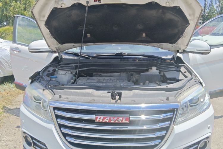 Used Haval H6 2015 Revised Version Sport Edition 1.5T Manual Transmission Two-Wheel Drive Elite Grade Engine Bay