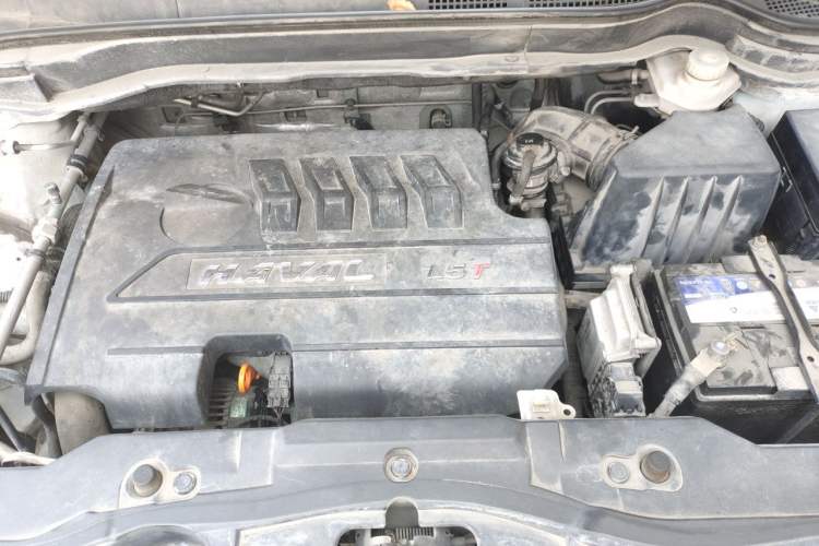 Used Haval H6 2015 Upgraded Model 1.5T Manual Two-Wheel Drive Elite Version Engine Bay