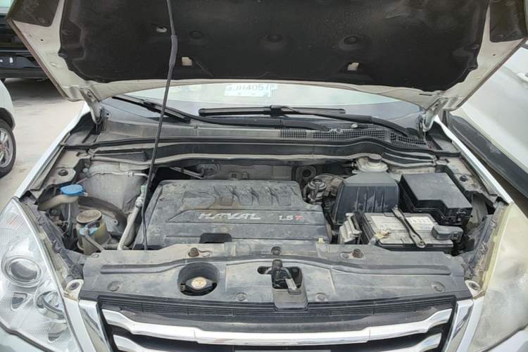 Used Haval H6 2015 Upgraded Model 1.5T Manual Two-Wheel Drive Elite Version Engine Bay