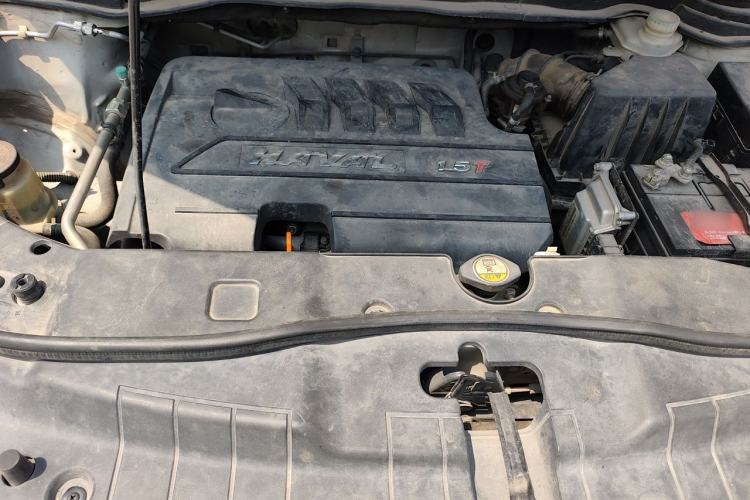 Used Haval H6 2015 Sport Edition 1.5T Automatic Two-Wheel Drive Luxury Model Engine Bay