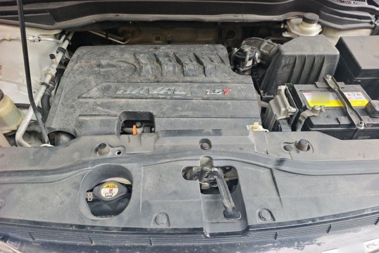 Used Haval H6 2015 Upgraded Model 1.5T Manual Two-Wheel Drive Elite Version Engine Bay