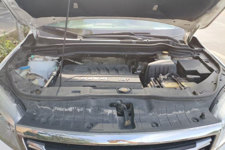 Used Haval H6 2015 Sport Edition 1.5T Automatic Two-Wheel Drive Luxury Model Engine Bay