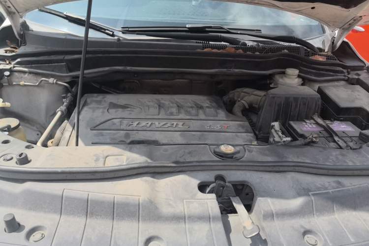 Used Haval H6 2015 Sport Edition 1.5T Manual Two-Wheel Drive Elite Model Engine Bay