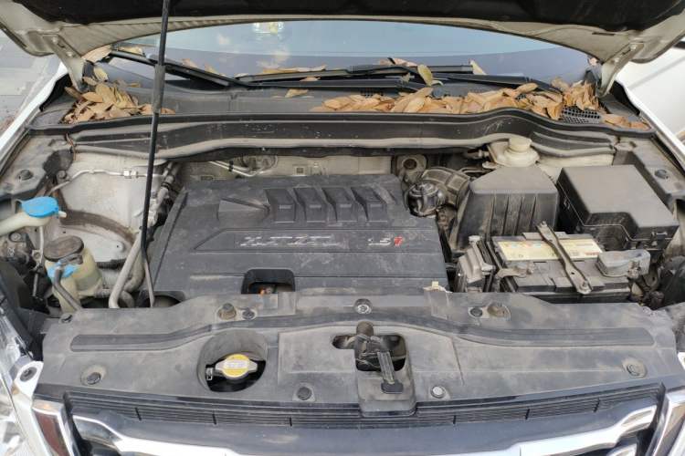 Used Haval H6 2015 Upgraded Model 1.5T Manual Two-Wheel Drive Elite Version Engine Bay