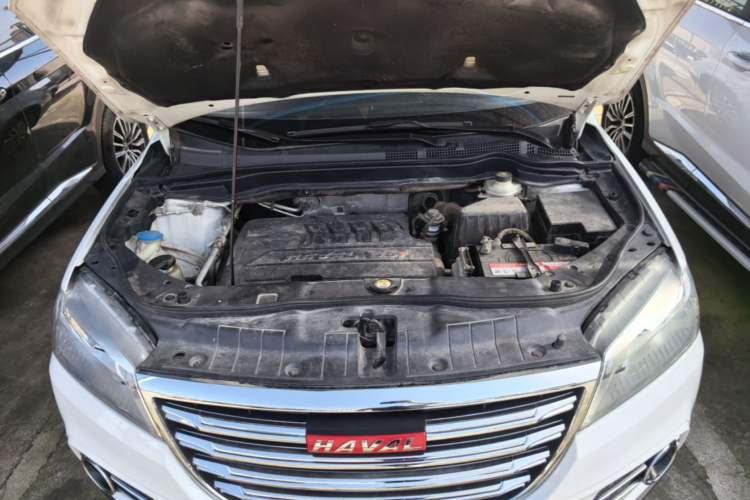 Used Haval H6 2015 Sport Edition 1.5T Automatic Two-Wheel Drive Luxury Model Engine Bay