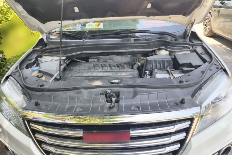Used Haval H6 2015 Revised Version Sport Edition 1.5T Manual Transmission Two-Wheel Drive Elite Grade Engine Bay