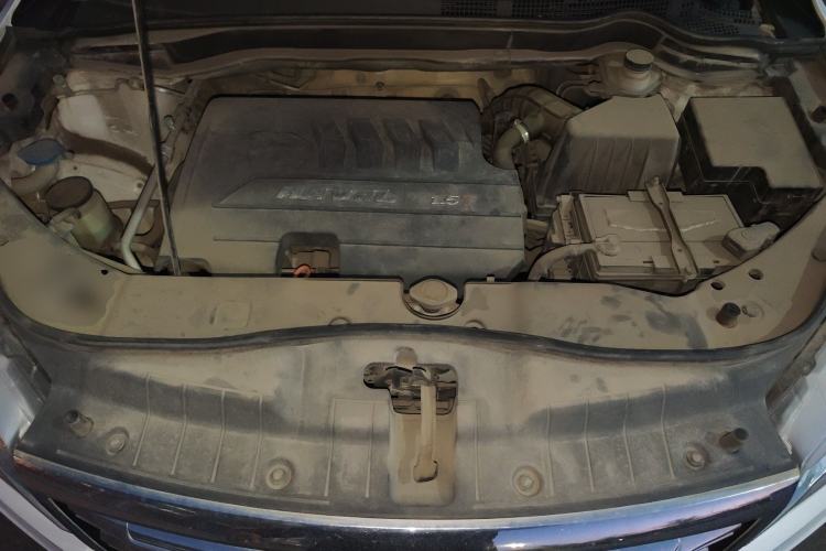 Used Haval H6 2015 Revised Version Sport Edition 1.5T Manual Transmission Two-Wheel Drive Elite Grade Engine Bay