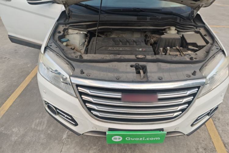 Used Haval H6 2015 Revised Version Sport Edition 1.5T Manual Transmission Two-Wheel Drive Elite Grade Engine Bay Right